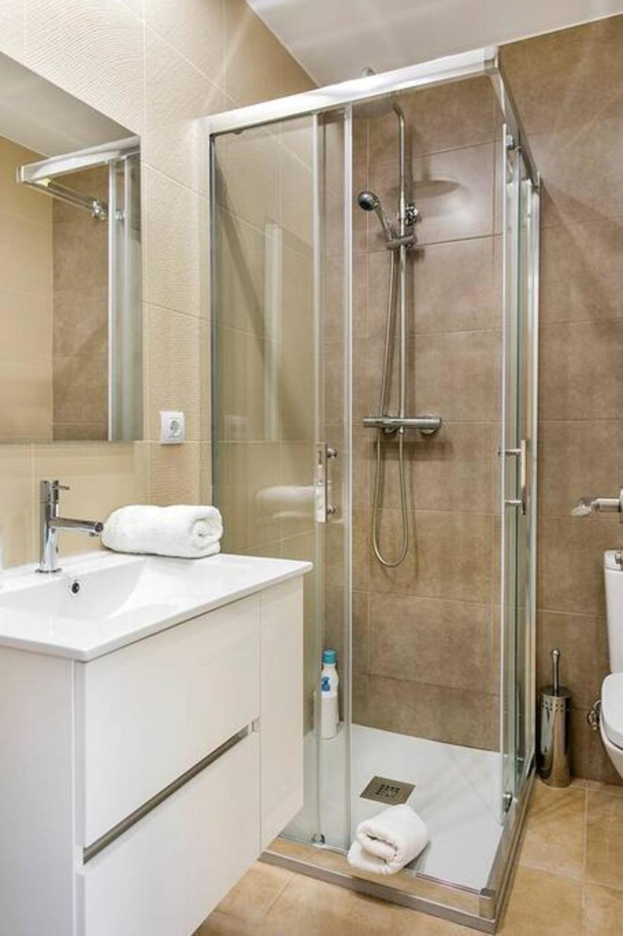 Cozy&New With Terrace Apartment L'Hospitalet de Llobregat Ngoại thất bức ảnh