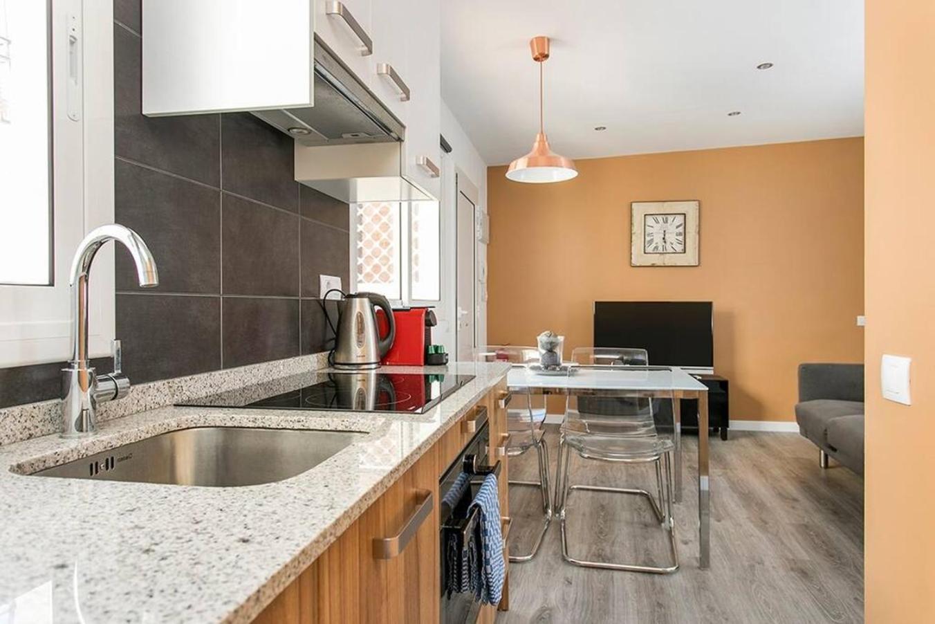 Cozy&New With Terrace Apartment L'Hospitalet de Llobregat Ngoại thất bức ảnh