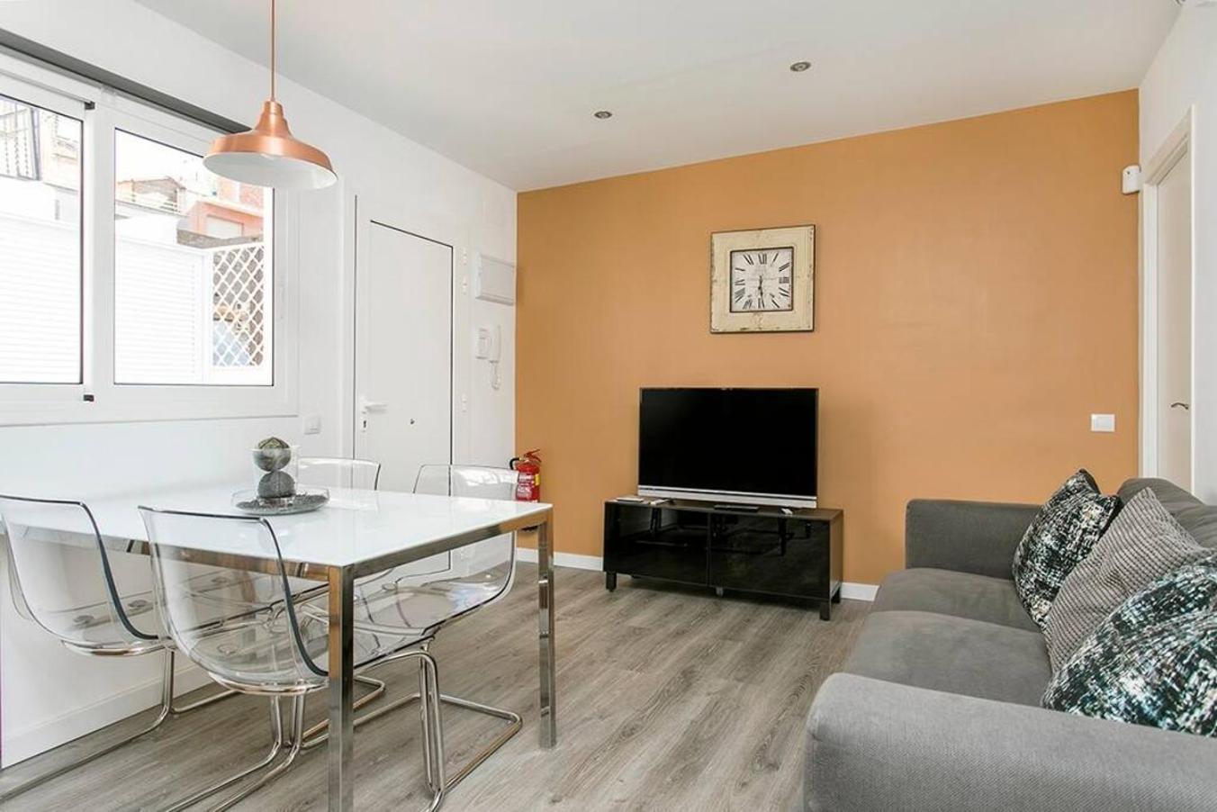 Cozy&New With Terrace Apartment L'Hospitalet de Llobregat Ngoại thất bức ảnh