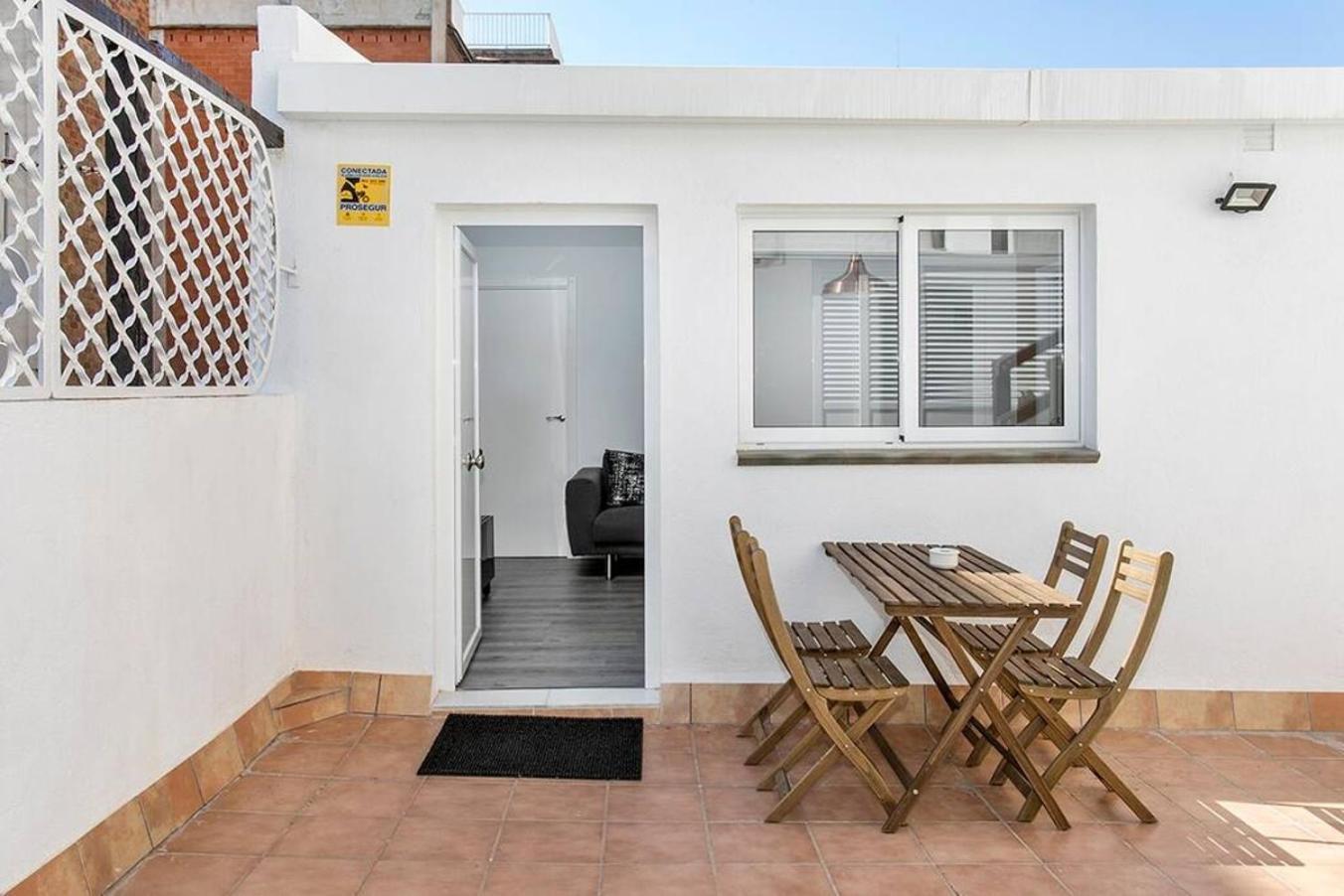 Cozy&New With Terrace Apartment L'Hospitalet de Llobregat Ngoại thất bức ảnh